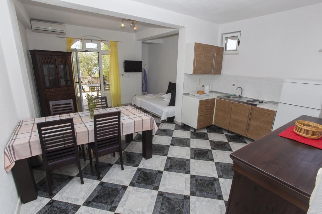 Apartments Damjanovic Makarska Eksteriør billede
